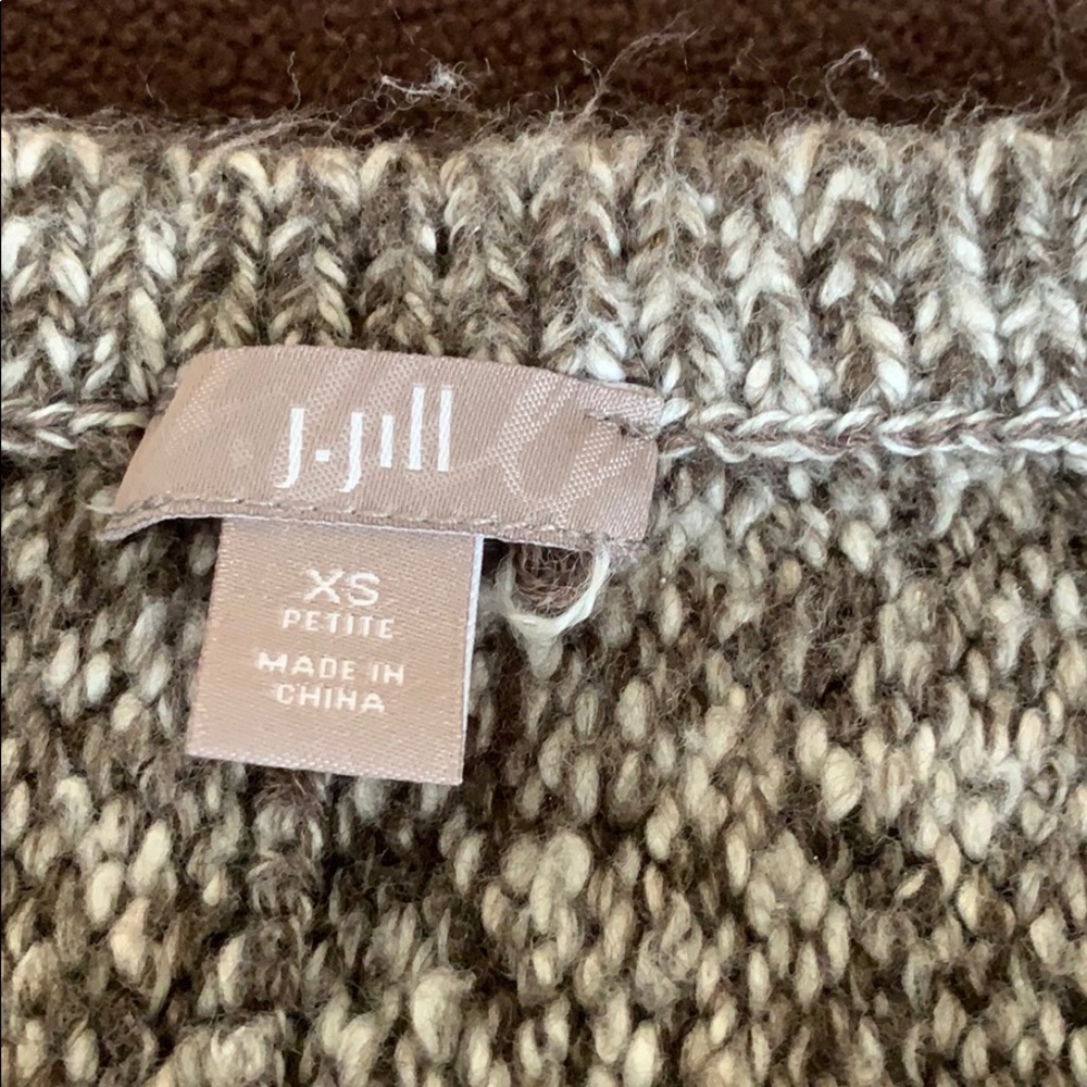 Sweater - Picture 2 of 3